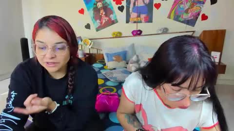 Snapshot of saraandmarilyn chatting on 02.03.25 Alahia and Marilyn online show from 02.03.25