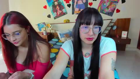 Snapshot of saraandmarilyn chatting on 02.03.25 Alahia and Marilyn online show from 02.03.25