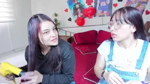 Snapshot of saraandmarilyn chatting on 02.22.25 Alahia and Marilyn online show from 02.22.25