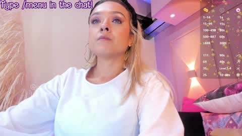 Snapshot of saraavila_ chatting on 12.22.24 SaraAvila online show from 12.22.24