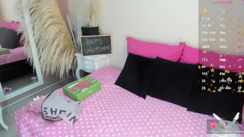 Snapshot of saraavila_ chatting on 03.08.25 SaraAvila online show from 03.08.25