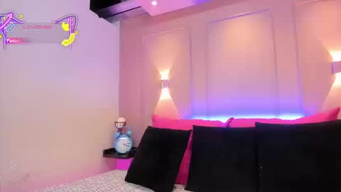 Snapshot of saraavila_ chatting on 09.13.25 SaraAvila online show from 09.13.25