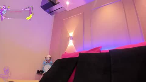 Snapshot of saraavila_ chatting on 09.17.25 SaraAvila online show from 09.17.25