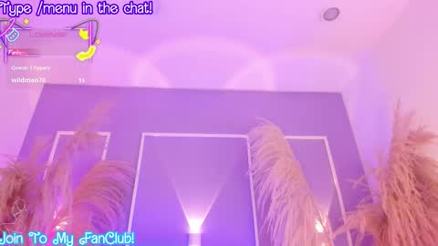 Snapshot of saraavila_ chatting on 10.18.25 SaraAvila online show from 10.18.25