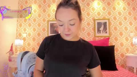 Snapshot of saraavila_ chatting on 11.26.25 SaraAvila online show from 11.26.25