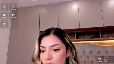 Snapshot of sarabennet_ chatting on 11.29.25 Sara online show from 11.29.25