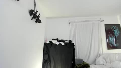 Sara Desire online show from 01.02.25