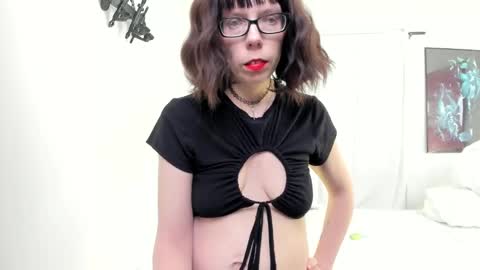 Sara Desire online show from 01.12.25