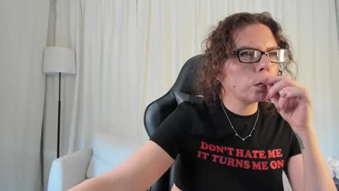 Sara Desire online show from 03.05.26