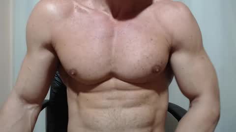 saradorj92 online show from 04.22.26