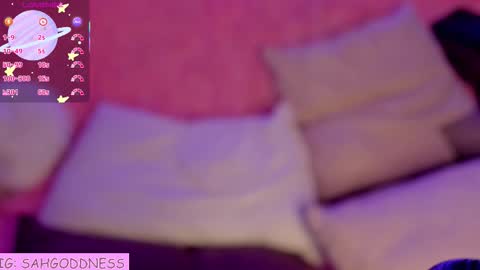 sarah IINDEPENDENT MODEL  online show from 02.18.26