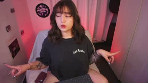 Snapshot of sarah_cuteeyes chatting on 07.24.26 Sara online show from 07.24.26