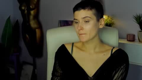 Sarah online show from 11.11.25