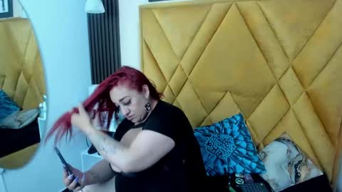 Snapshot of sarah_moonx chatting on 05.24.26 Sarah Moonx online show from 05.24.26