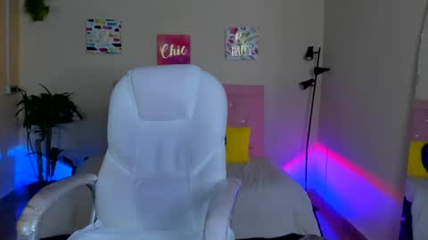 Sarah Ramirez online show from 12.19.24