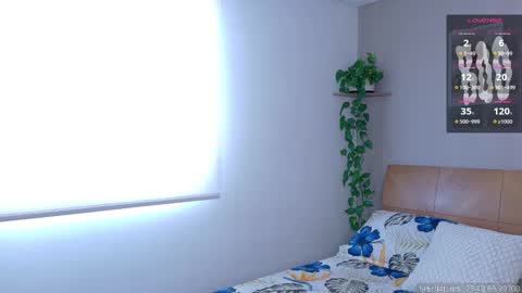 sarah_rayy online show from 10.29.25