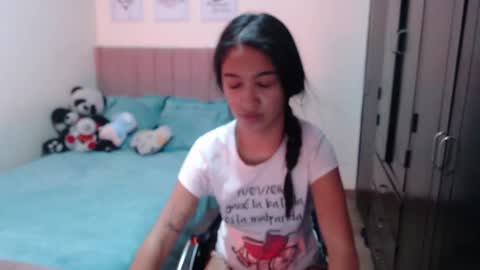 Snapshot of sarah_stone15 chatting on 12.04.24 Sarah online show from 12.04.24