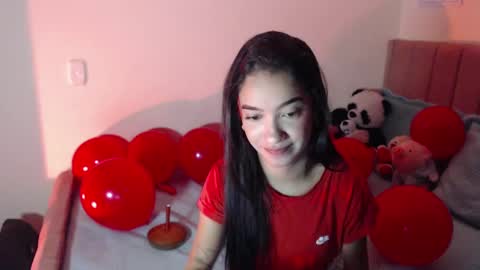 Snapshot of sarah_stone15 chatting on 12.05.24 Sarah online show from 12.05.24