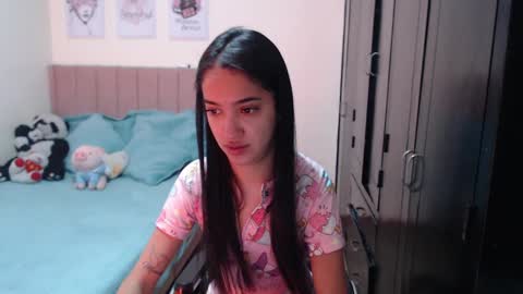 Snapshot of sarah_stone15 chatting on 12.12.24 Sarah online show from 12.12.24