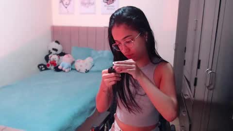 Snapshot of sarah_stone15 chatting on 12.20.24 Sarah online show from 12.20.24