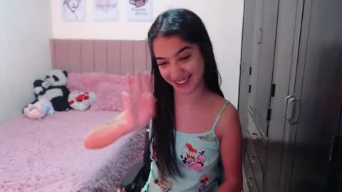 Snapshot of sarah_stone15 chatting on 12.28.24 Sarah online show from 12.28.24