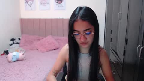 Snapshot of sarah_stone15 chatting on 01.07.25 Sarah online show from 01.07.25