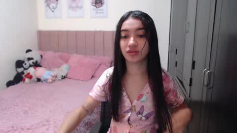 Snapshot of sarah_stone15 chatting on 01.11.25 Sarah online show from 01.11.25