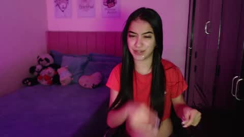 Snapshot of sarah_stone15 chatting on 03.05.25 Sarah online show from 03.05.25