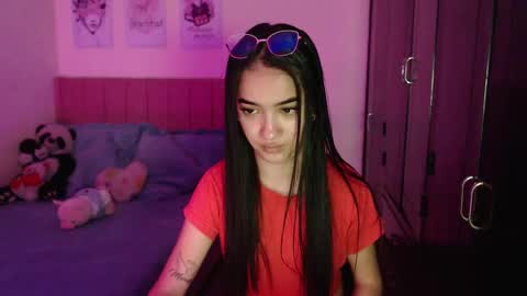 Snapshot of sarah_stone15 chatting on 03.06.25 Sarah online show from 03.06.25