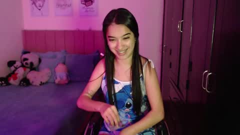 Snapshot of sarah_stone15 chatting on 03.12.25 Sarah online show from 03.12.25