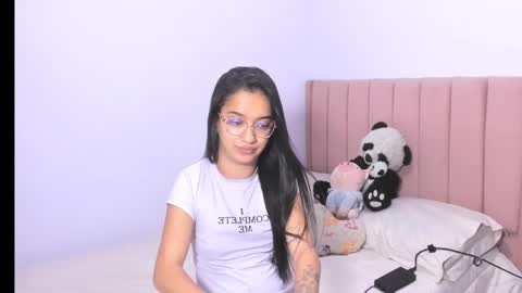 Snapshot of sarah_stone15 chatting on 09.11.25 Sarah online show from 09.11.25