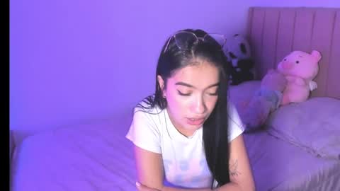 Snapshot of sarah_stone15 chatting on 10.08.25 Sarah online show from 10.08.25