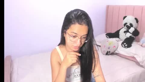 Snapshot of sarah_stone15 chatting on 10.22.25 Sarah online show from 10.22.25