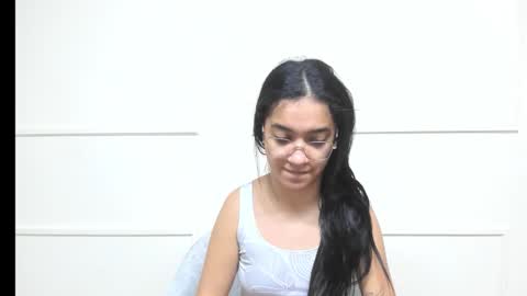 Snapshot of sarah_stone15 chatting on 12.05.25 Sarah online show from 12.05.25