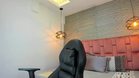 Sarah Deyvis online show from 10.15.25