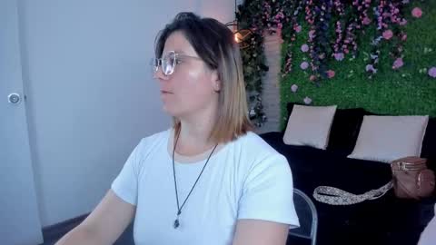 Sarah Deyvis online show from 11.13.25