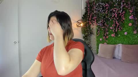 Sarah Deyvis online show from 02.17.26