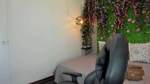 Sarah Deyvis online show from 02.27.26