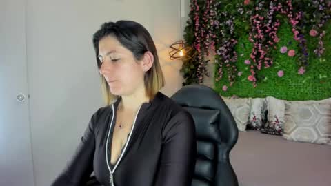 Sarah Deyvis online show from 03.02.26