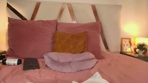 Sarah Evans online show from 12.25.24