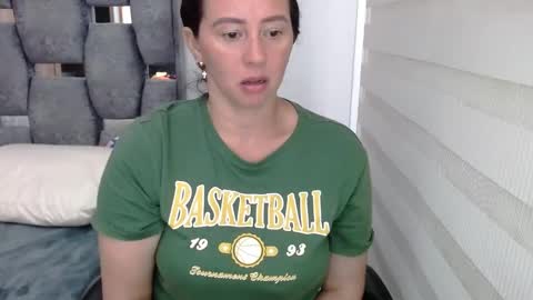 Snapshot of sarahott_1 chatting on 12.03.24 Lia online show from 12.03.24