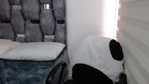 Snapshot of sarahott_1 chatting on 12.05.24 Lia online show from 12.05.24