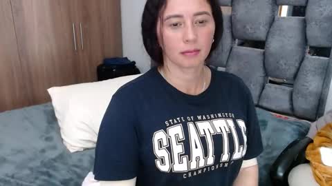Snapshot of sarahott_1 chatting on 12.16.24 Lia online show from 12.16.24