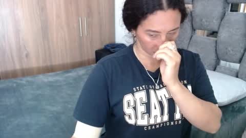 Snapshot of sarahott_1 chatting on 12.17.24 Lia online show from 12.17.24