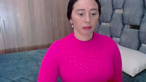 Snapshot of sarahott_1 chatting on 12.27.24 Lia online show from 12.27.24