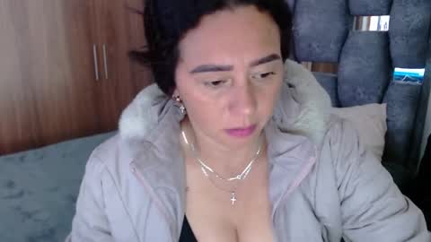 Snapshot of sarahott_1 chatting on 01.03.25 Lia online show from 01.03.25