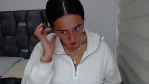 Snapshot of sarahott_1 chatting on 01.06.25 Lia online show from 01.06.25