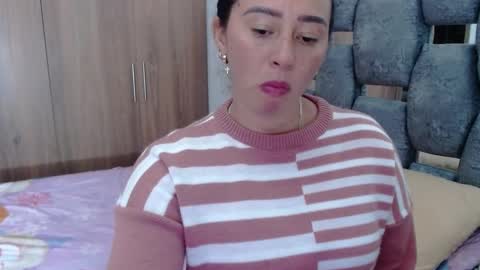 Snapshot of sarahott_1 chatting on 01.18.25 Lia online show from 01.18.25