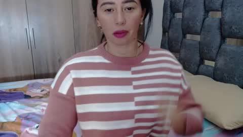 Snapshot of sarahott_1 chatting on 01.21.25 Lia online show from 01.21.25