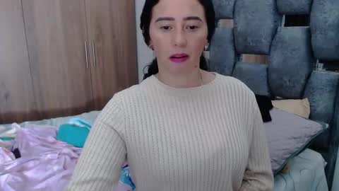 Snapshot of sarahott_1 chatting on 01.26.25 Lia online show from 01.26.25